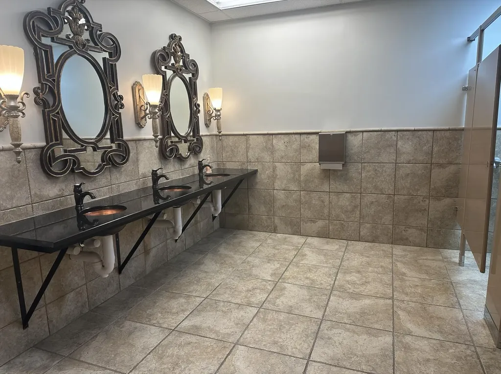 201-217 N Main Street Versailles KY 40383