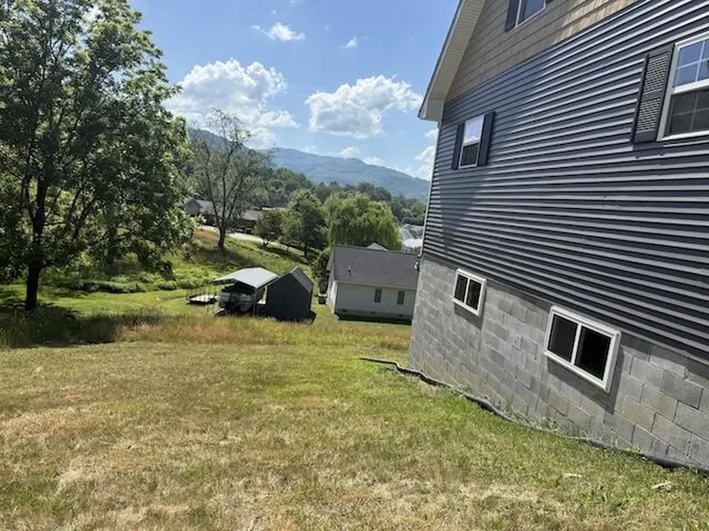 717 S 27th Street Middlesboro KY 40965
