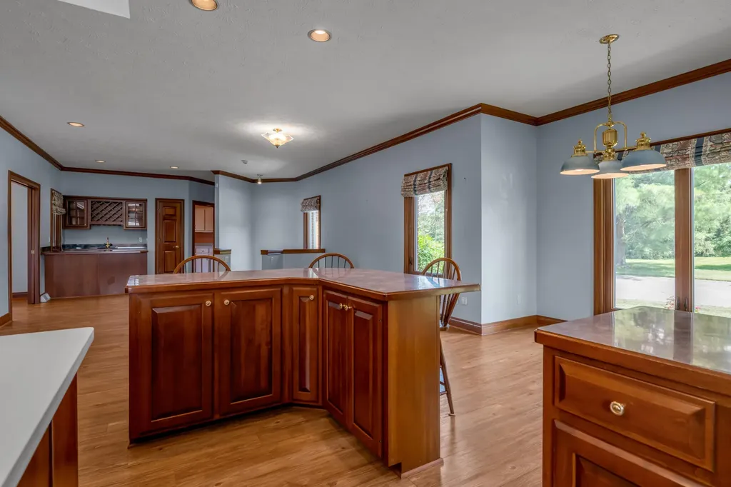 2019 Newtown Pike Georgetown KY 40324