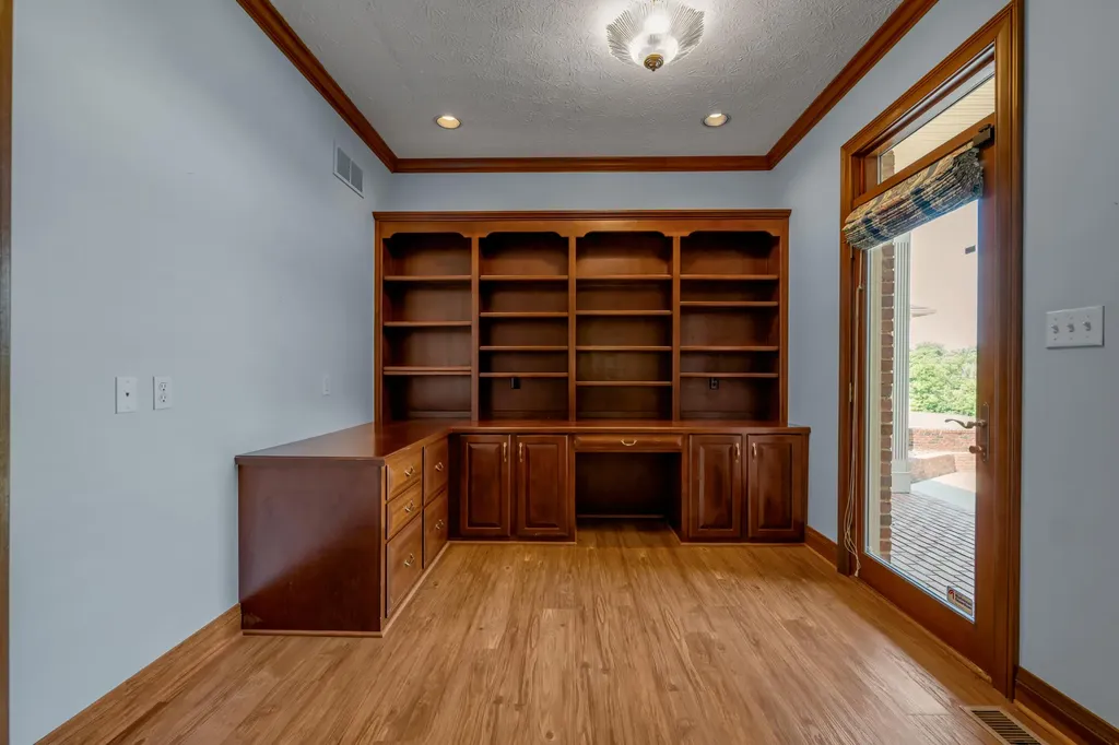 2019 Newtown Pike Georgetown KY 40324