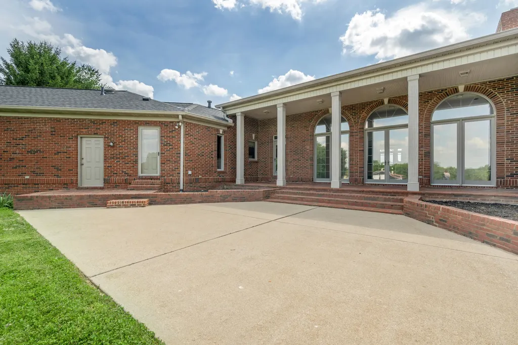 2019 Newtown Pike Georgetown KY 40324