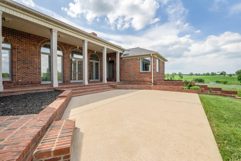 2019 Newtown Pike Georgetown KY 40324