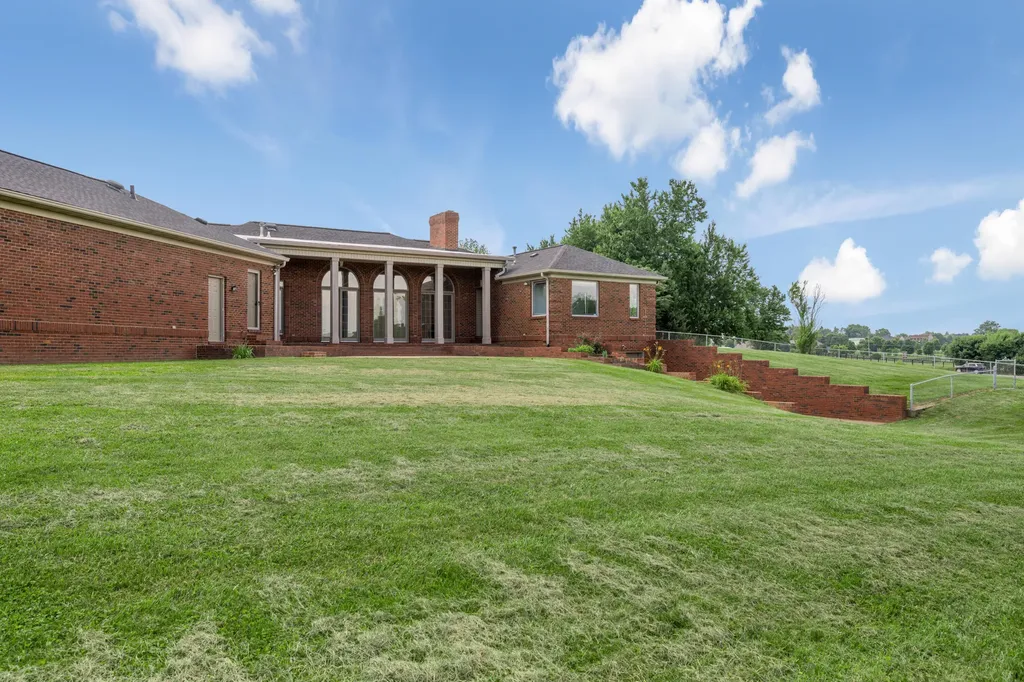 2019 Newtown Pike Georgetown KY 40324