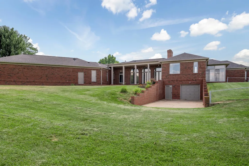 2019 Newtown Pike Georgetown KY 40324