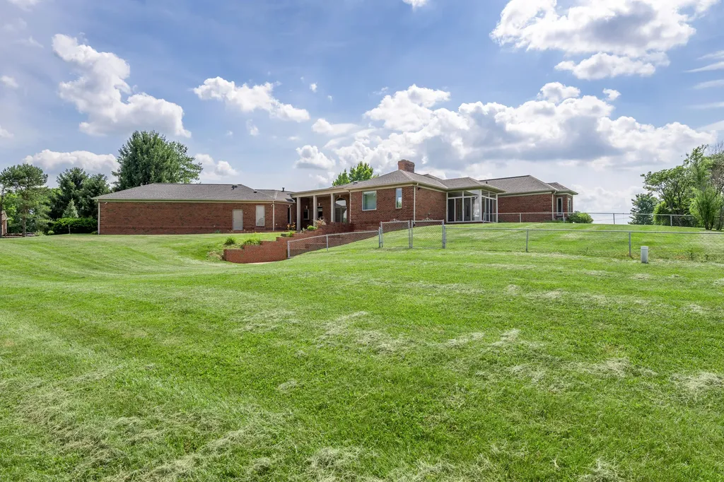 2019 Newtown Pike Georgetown KY 40324