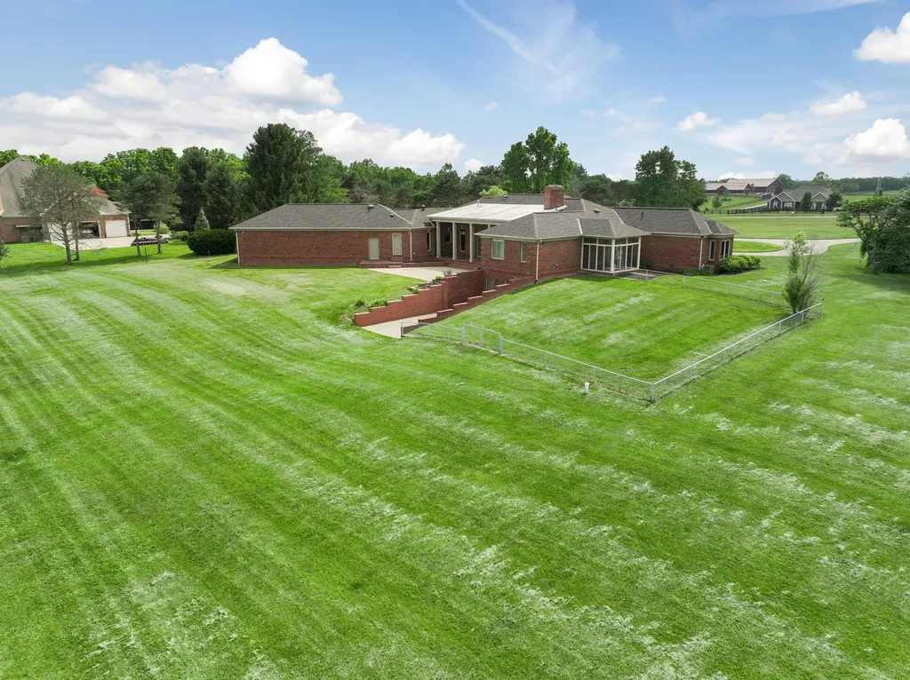 2019 Newtown Pike Georgetown KY 40324