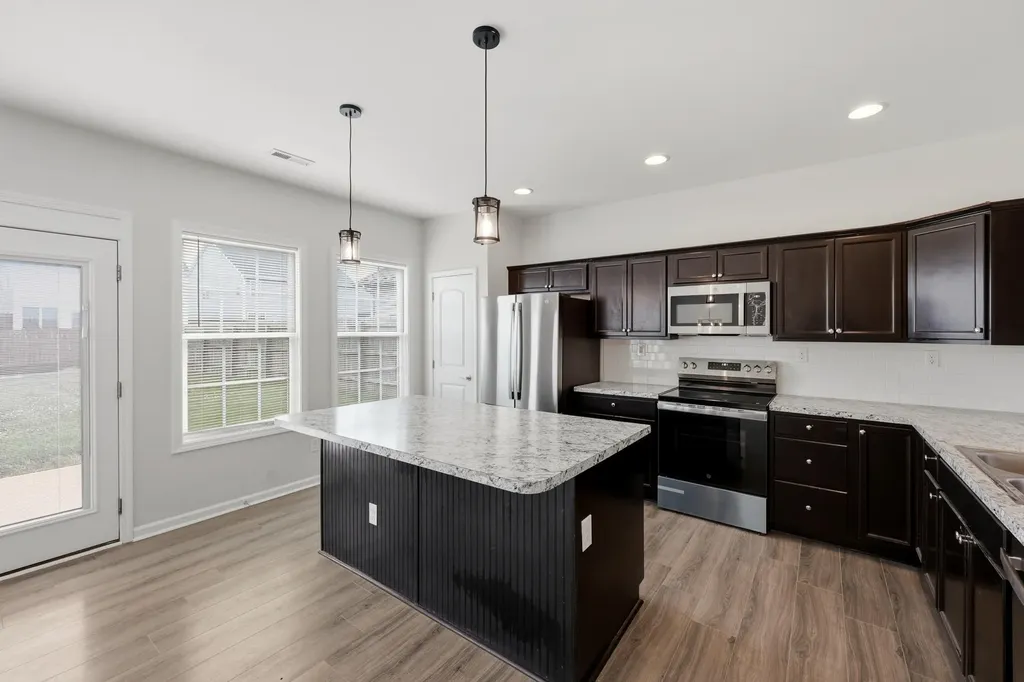 2763 Sandersville Road Lexington KY 40511