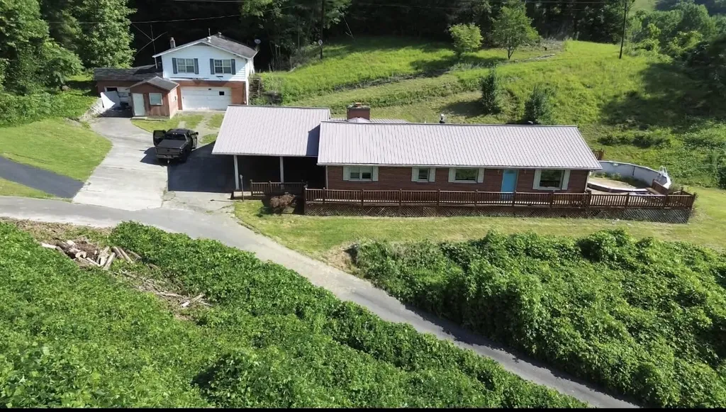 46 Wendell Lane Flat Lick KY 40935