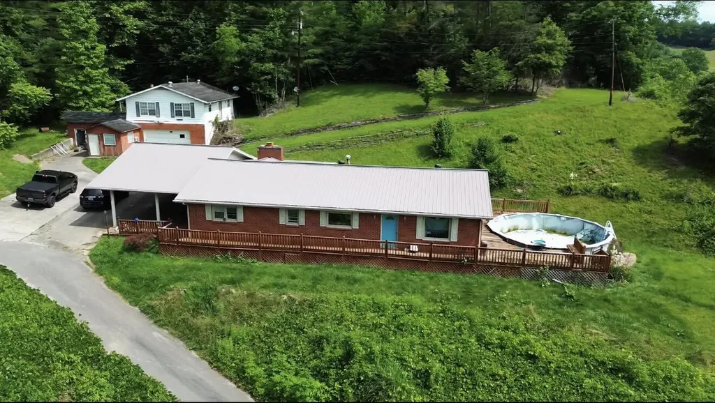 46 Wendell Lane Flat Lick KY 40935