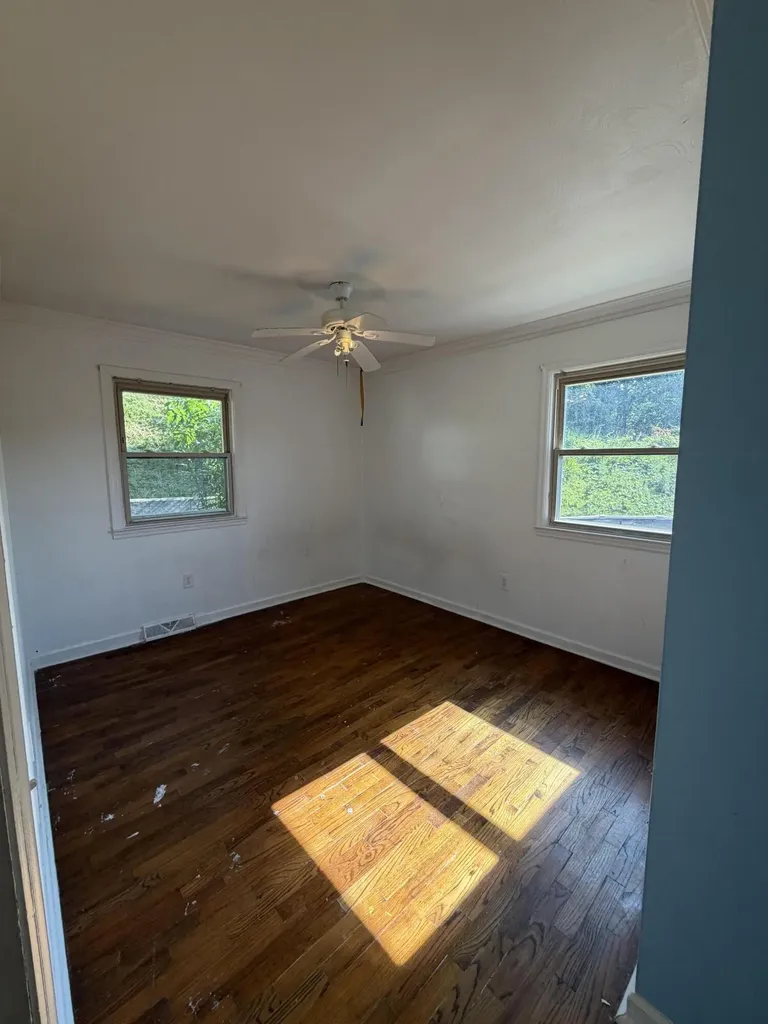 46 Wendell Lane Flat Lick KY 40935