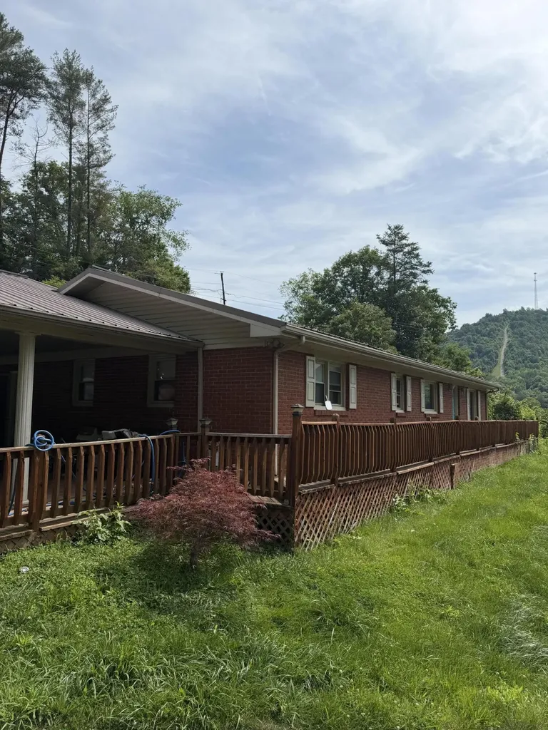 46 Wendell Lane Flat Lick KY 40935