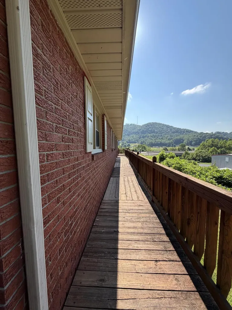 46 Wendell Lane Flat Lick KY 40935
