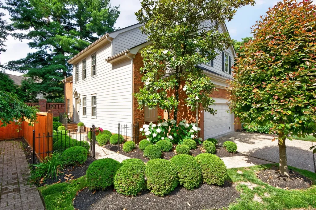 2932 Eastbrook Court Lexington KY 40502