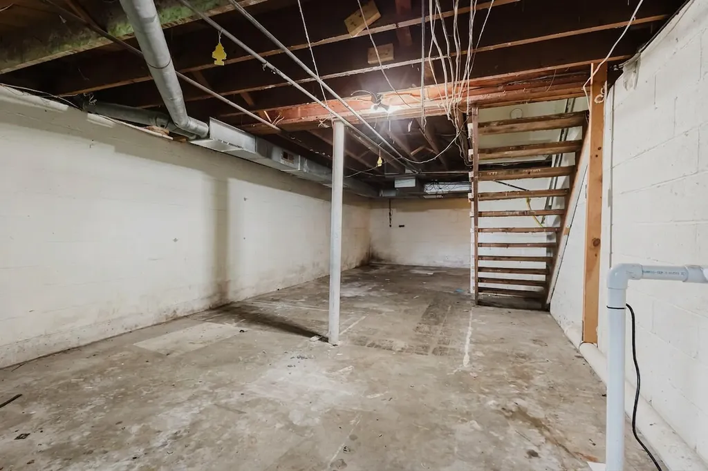 2108 Harrodsburg Road Lexington KY 40503