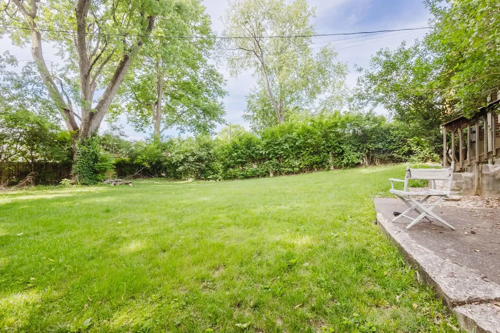 2108 Harrodsburg Road Lexington KY 40503