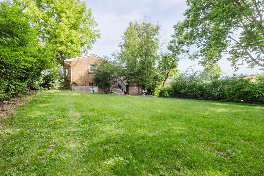 2108 Harrodsburg Road Lexington KY 40503
