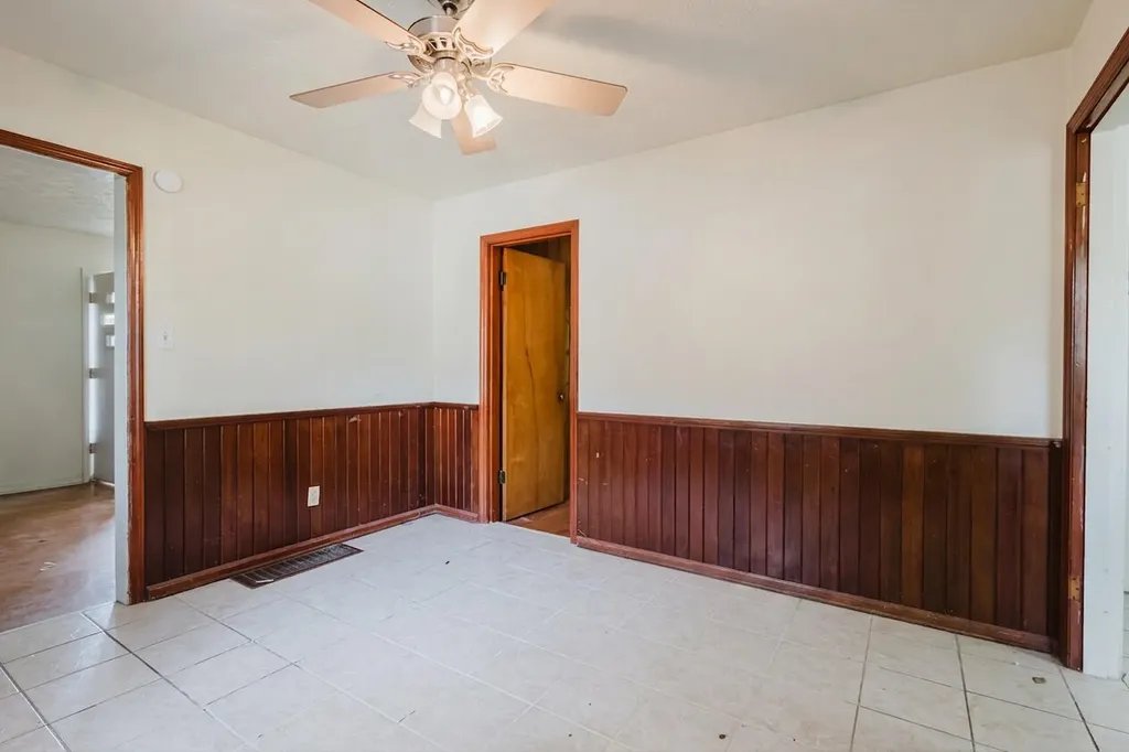2108 Harrodsburg Road Lexington KY 40503