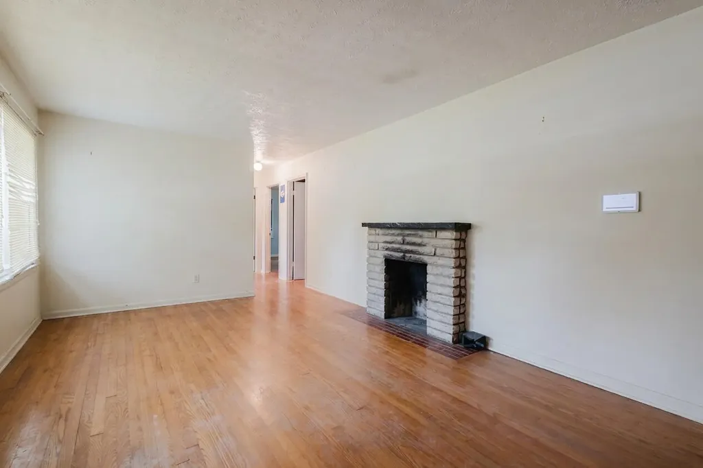 2108 Harrodsburg Road Lexington KY 40503
