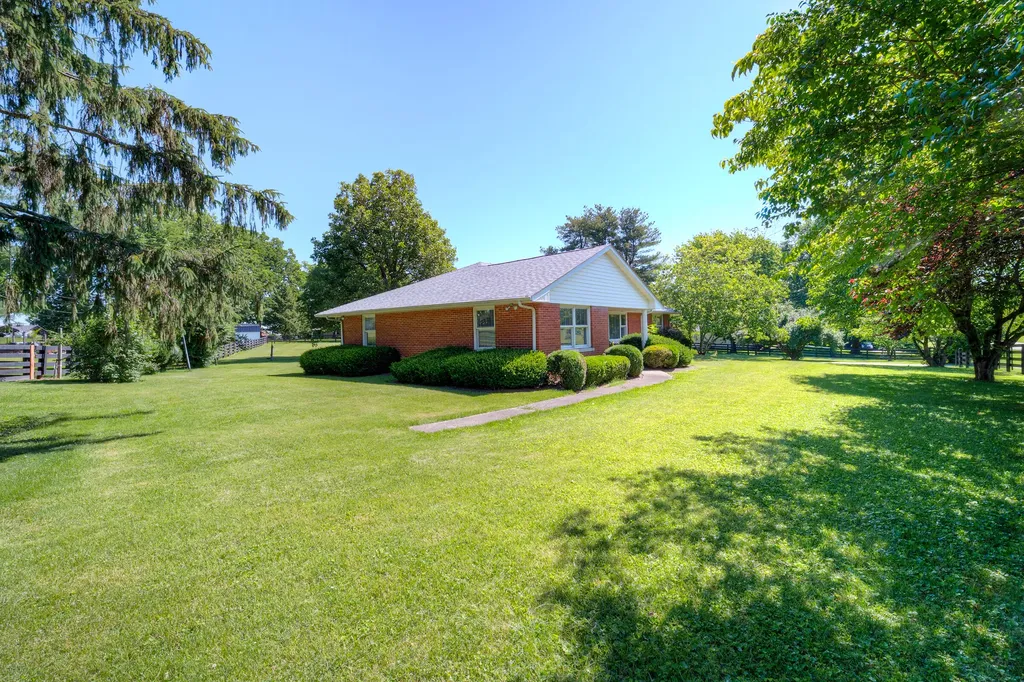 4861 Winchester Road Lexington KY 40509