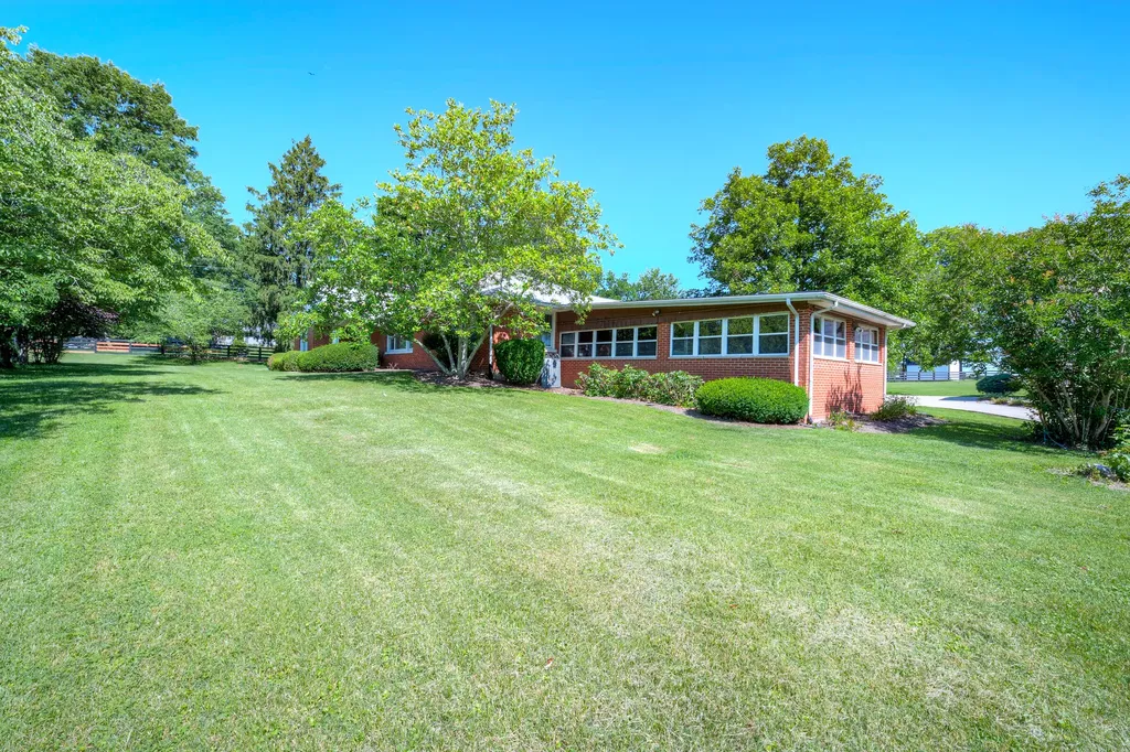 4861 Winchester Road Lexington KY 40509