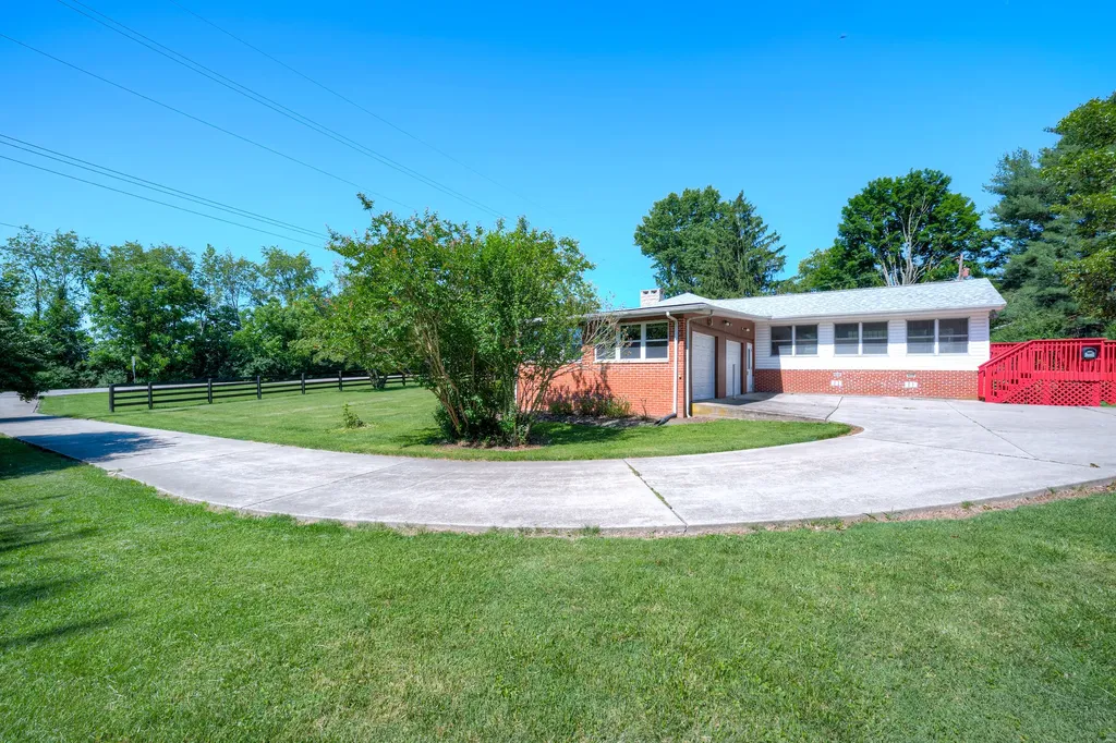 4861 Winchester Road Lexington KY 40509