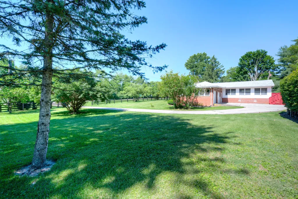 4861 Winchester Road Lexington KY 40509