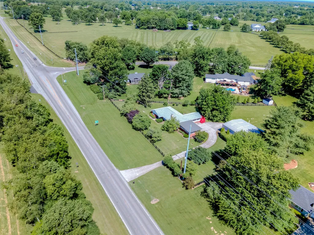 4861 Winchester Road Lexington KY 40509