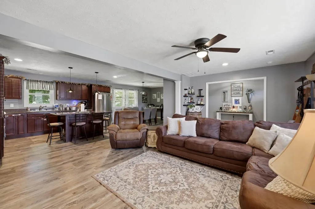 322 Kennedy Heights Carlisle KY 40311