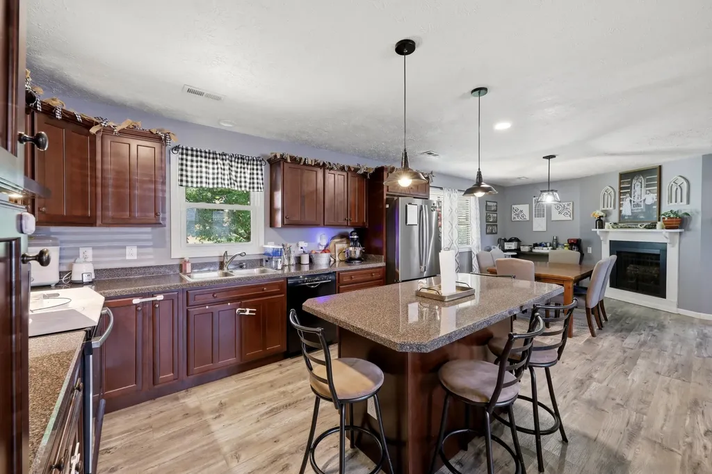 322 Kennedy Heights Carlisle KY 40311
