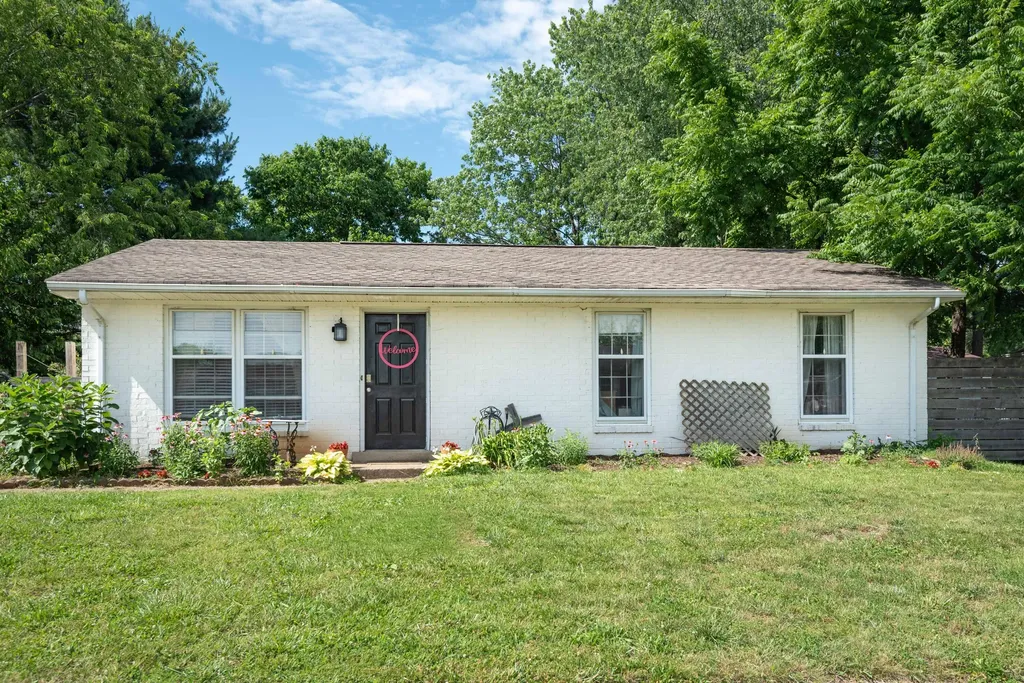 250 Lynnwood Drive Versailles KY 40383