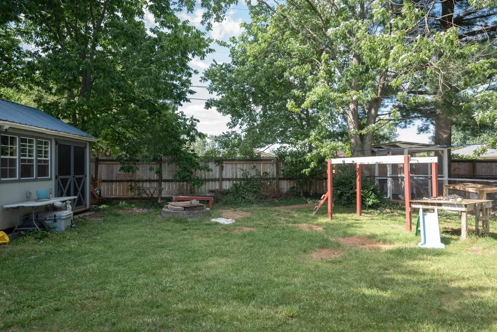 250 Lynnwood Drive Versailles KY 40383