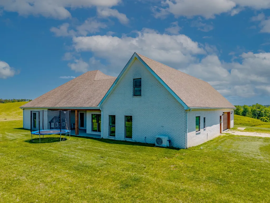 2380 Highway 976 West Liberty KY 41472