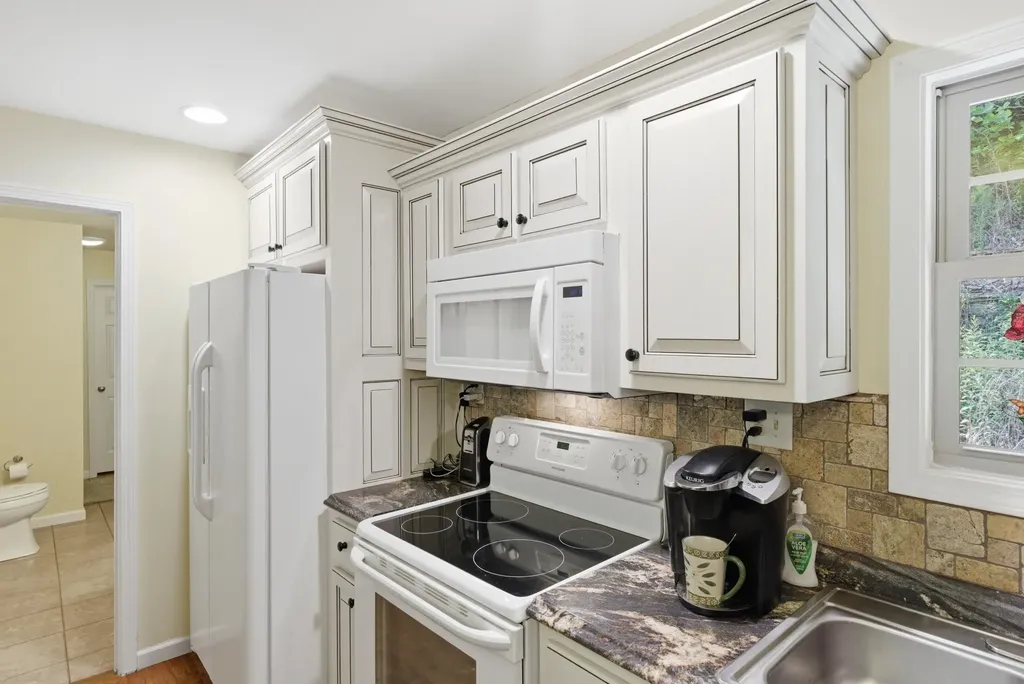 850 Cliffs Edge Road East Bernstadt KY 40729