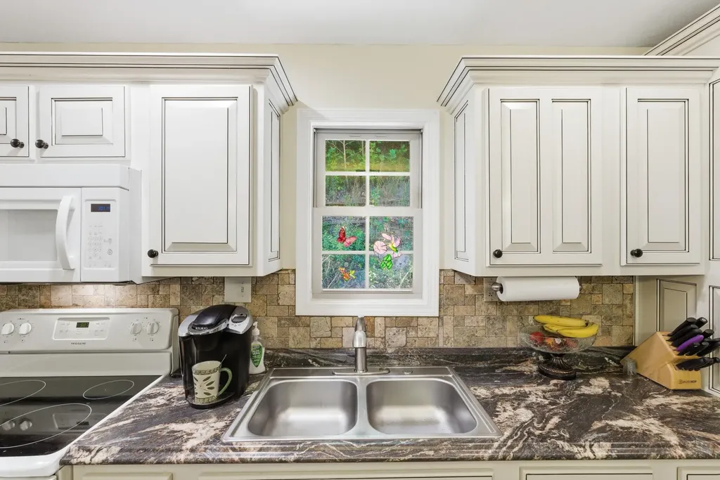 850 Cliffs Edge Road East Bernstadt KY 40729
