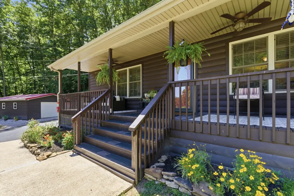 850 Cliffs Edge Road East Bernstadt KY 40729