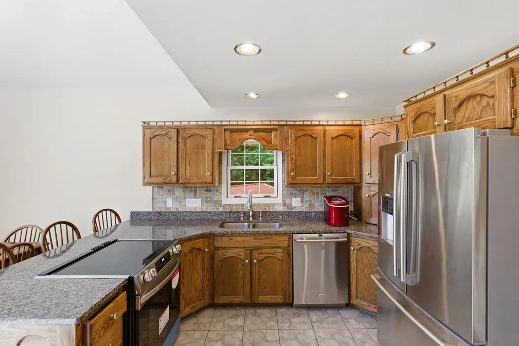 832 Cliffs Edge Road East Bernstadt KY 40729