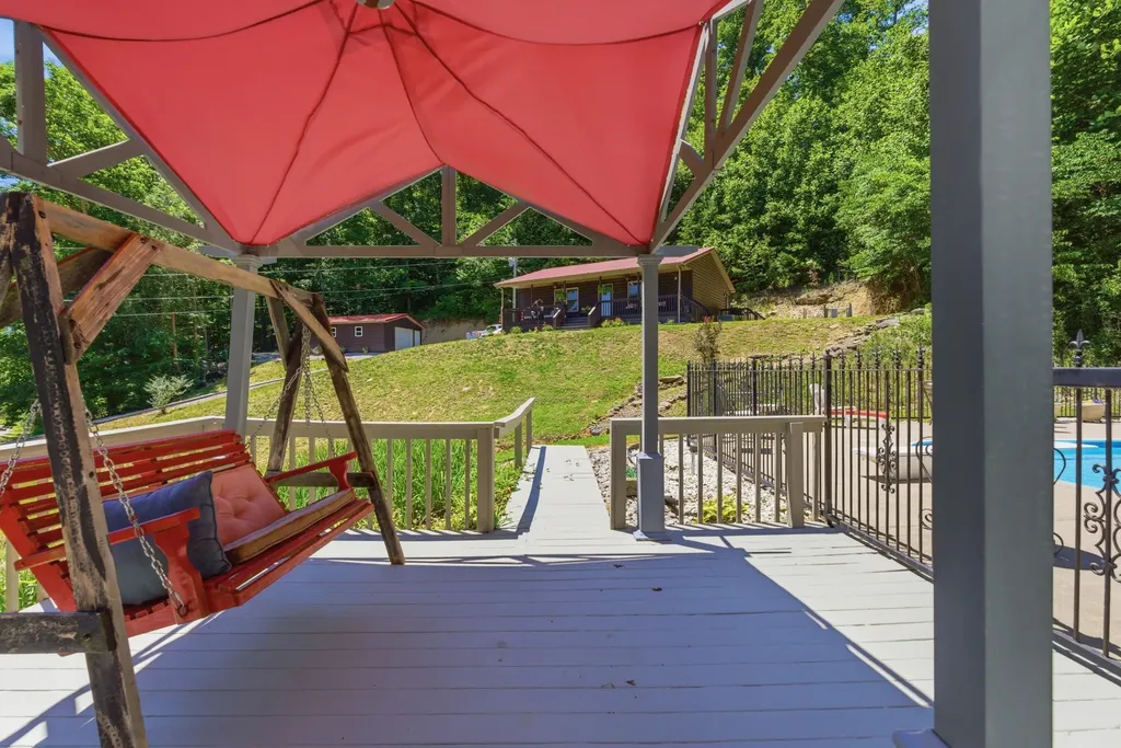 832 Cliffs Edge Road East Bernstadt KY 40729