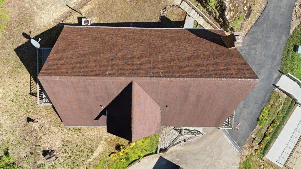 832 Cliffs Edge Road East Bernstadt KY 40729
