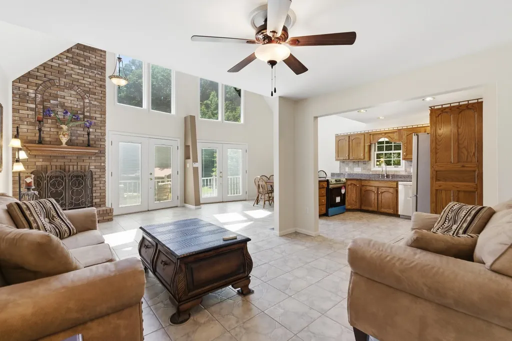 832 Cliffs Edge Road East Bernstadt KY 40729