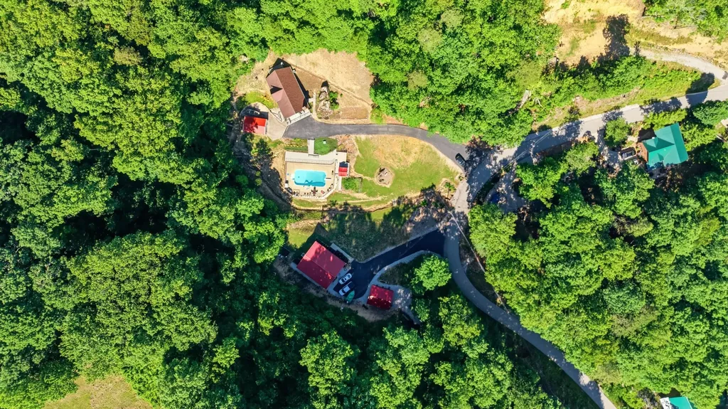 832 Cliffs Edge Road East Bernstadt KY 40729