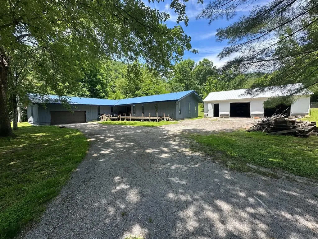 49 Moore Creek Road Fourmile KY 40939