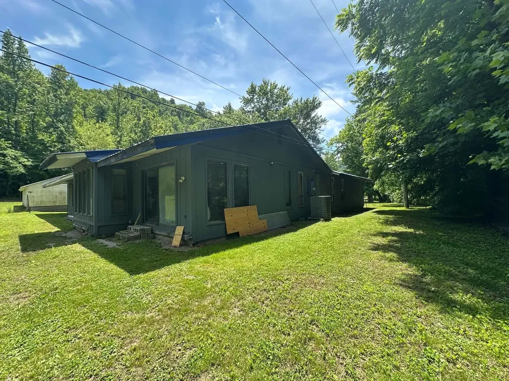 49 Moore Creek Road Fourmile KY 40939
