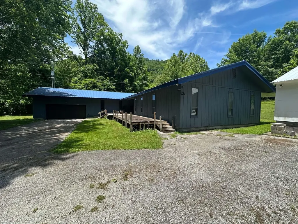 49 Moore Creek Road Fourmile KY 40939