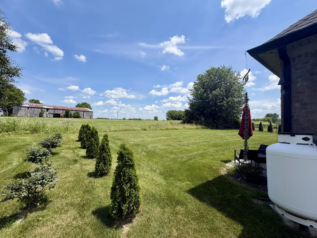 423 Houston Oaks Drive Paris KY 40361