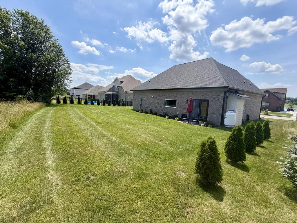 423 Houston Oaks Drive Paris KY 40361