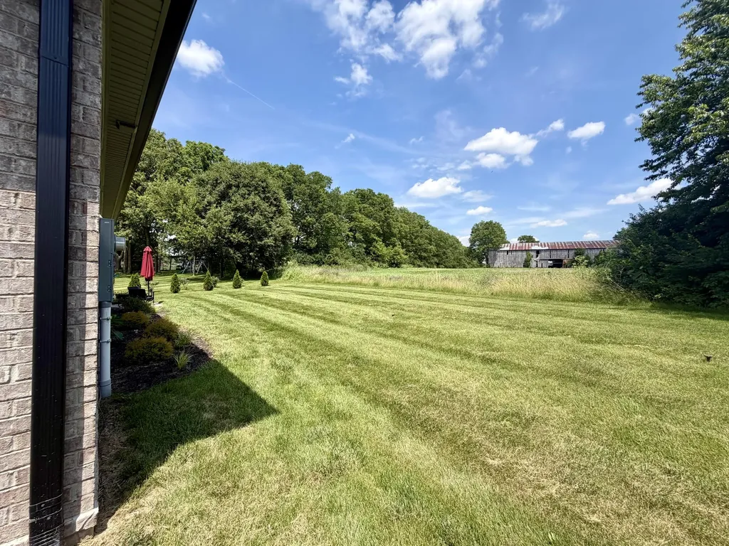423 Houston Oaks Drive Paris KY 40361