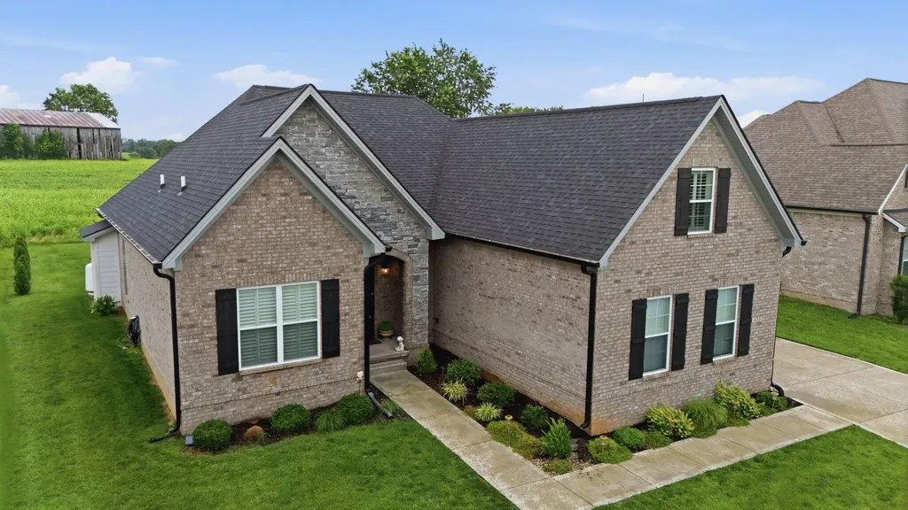 423 Houston Oaks Drive Paris KY 40361