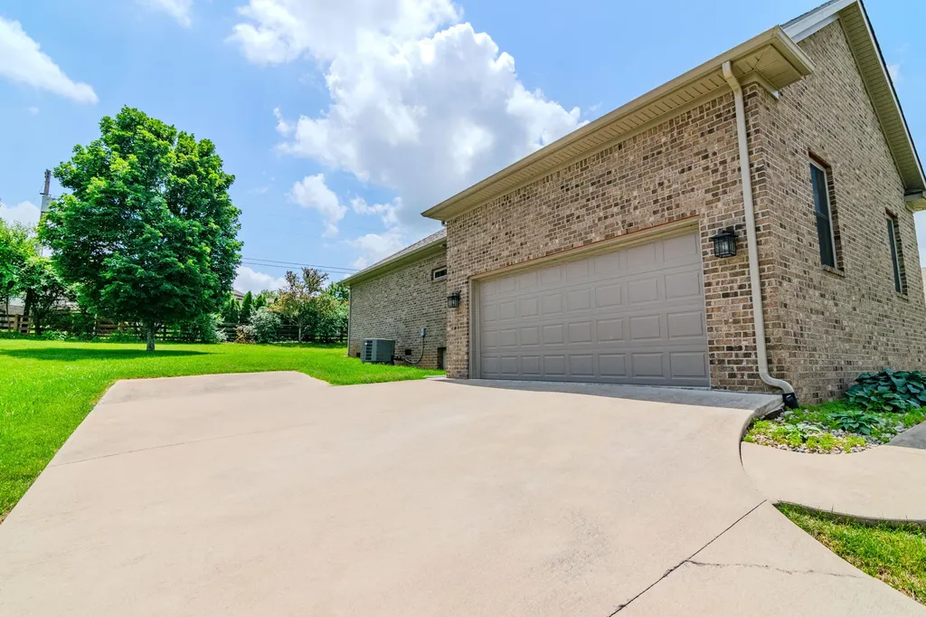209 Squires Way Nicholasville KY 40356