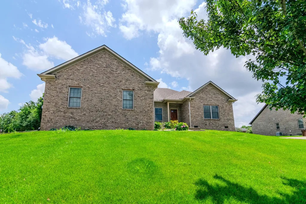 209 Squires Way Nicholasville KY 40356