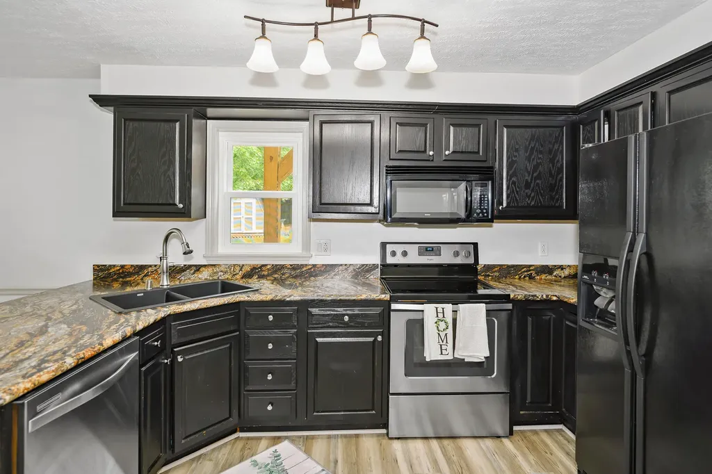 119 Applegrove Drive Nicholasville KY 40356